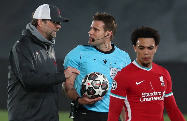 美国警方接报＂激烈枪战＂ 出警后发现是玩家在打游戏