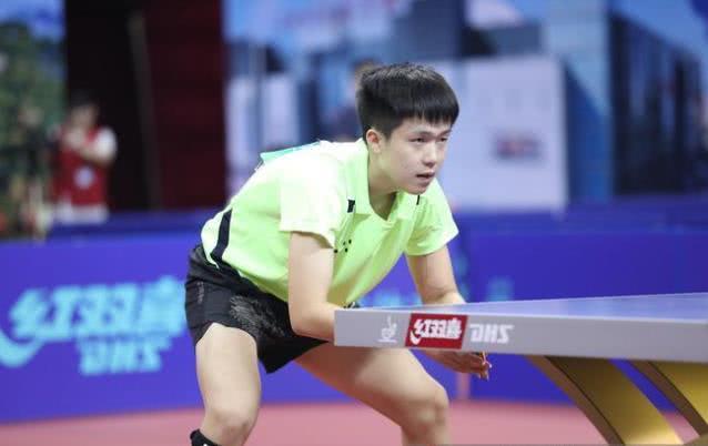 足球的一種 足球的一種