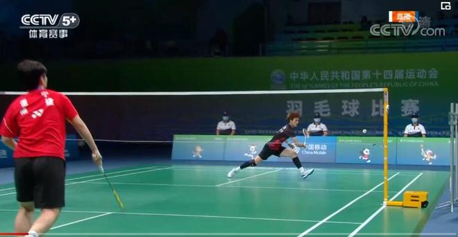 持紧密站位 持紧密站位